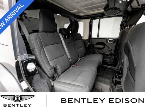 Used 2022 Jeep Wrangler Unlimited Sport AWD/4WD image 17
