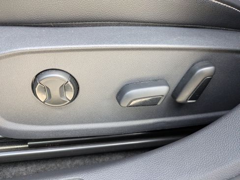 Certified 2023 Volkswagen Jetta SE image 19