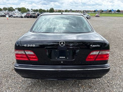 Used 2002 Mercedes-Benz E 320 4MATIC Sedan image 11