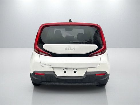 Certified 2022 Kia Soul LX image 6