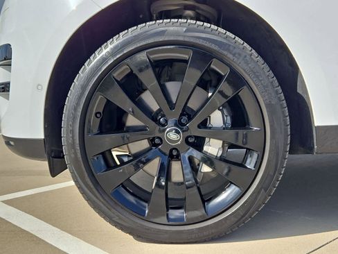 Used 2024 Land Rover Range Rover Sport SE image 12