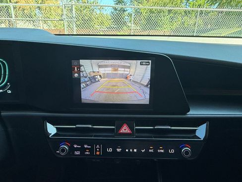 Used 2026 Kia Niro LX FWD image 21