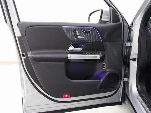 New 2026 Mercedes-Benz GLB 250 4MATIC image 14