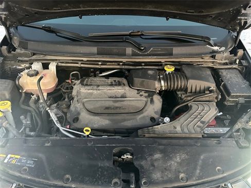 Used 2023 Chrysler Pacifica Limited image 17