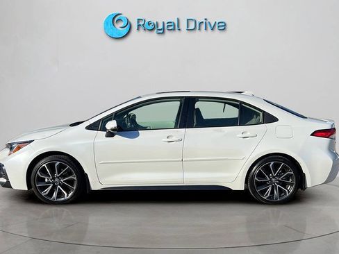 Used 2021 Toyota Corolla SE w/ SE Premium Package FWD image 3