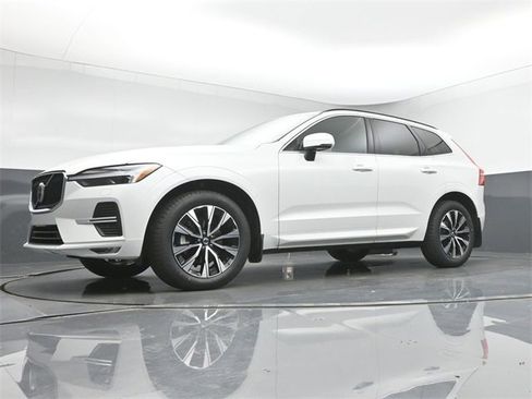 Used 2023 Volvo XC60 B5 Core w/ Climate Package image 34