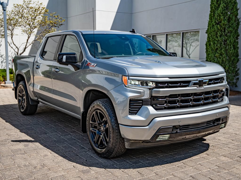 Used 2024 Chevrolet Silverado 1500 RST w/ Convenience Package II AWD/4WD image 3