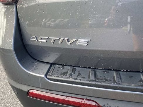 Used 2025 Ford Explorer Active RWD image 6