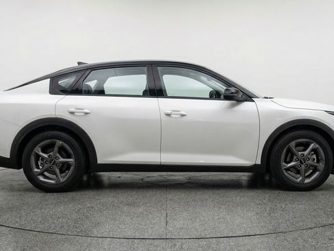 Used 2025 Kia K4 FWD image 11