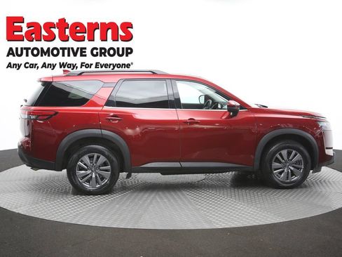 Used 2025 Nissan Pathfinder SV FWD image 44