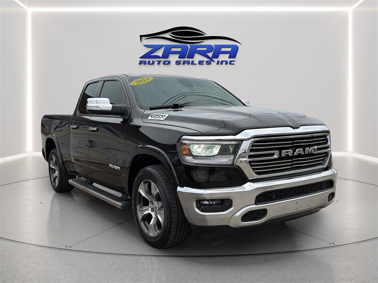 Used 2019 RAM 1500 Laramie AWD/4WD image 9