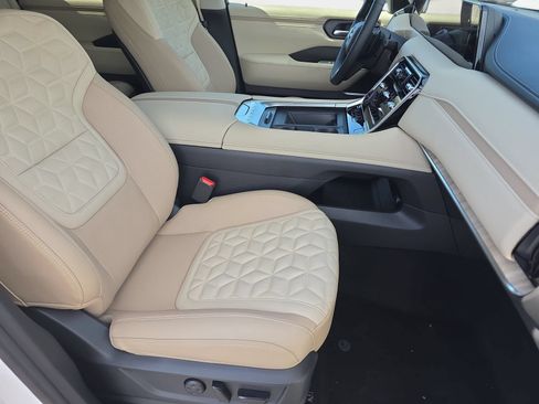 New 2026 Nissan Armada Platinum AWD/4WD image 10