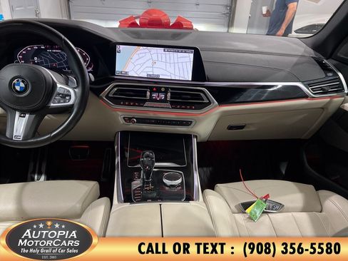 Used 2020 BMW X5 M50i AWD/4WD image 31
