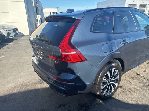 Certified 2025 Volvo XC60 B5 Plus image 3