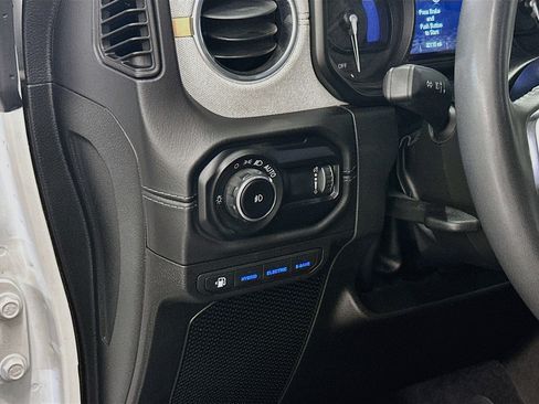 Used 2025 Jeep Wrangler Unlimited Sahara w/ Safety Group AWD/4WD image 17