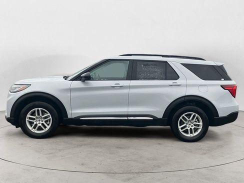 Certified 2025 Ford Explorer Active image 2