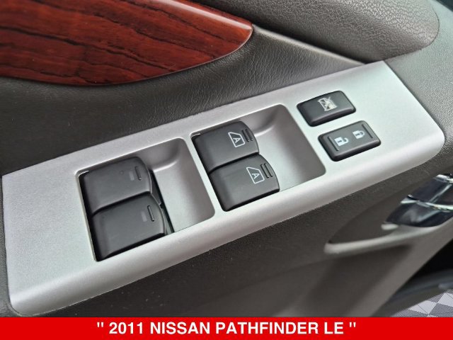 Used 2011 Nissan Pathfinder LE AWD/4WD image 12