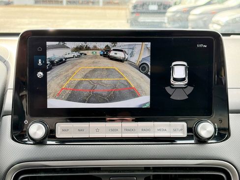 Used 2023 Hyundai Kona Limited image 15