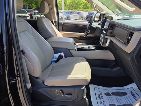 Used 2024 Ford Expedition Max Limited image 14