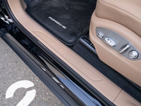 Certified 2026 Porsche Macan AWD/4WD image 12