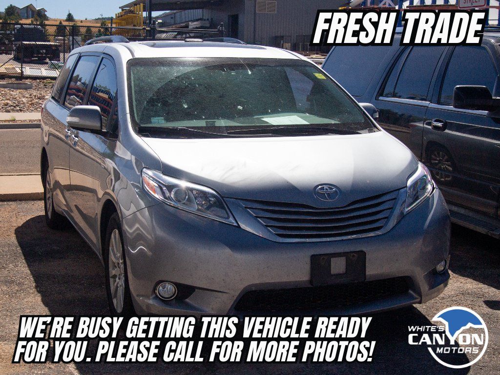 Used 2017 Toyota Sienna Limited Premium AWD/4WD image 5