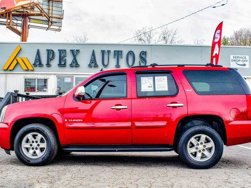 Used 2007 GMC Yukon SLT w/ SLT Preferred Equipment Group image 30