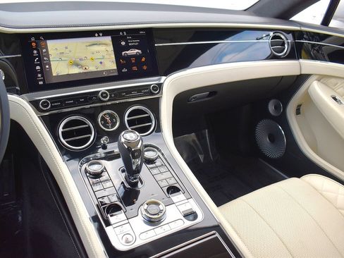 Used 2021 Bentley Continental GT AWD/4WD image 29