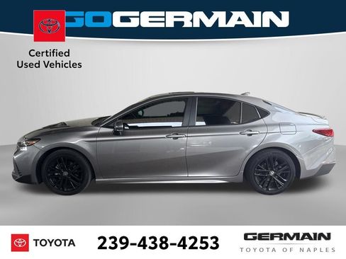 Used 2025 Toyota Camry SE FWD image 2