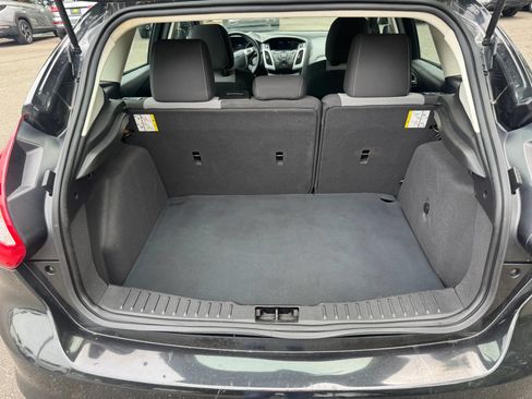 Used 2014 Ford Focus SE w/ SE Sport Package FWD image 23
