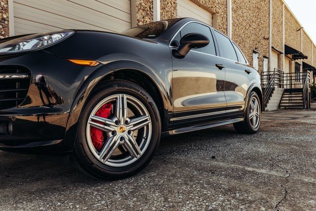 Used 2012 Porsche Cayenne Turbo AWD/4WD image 23