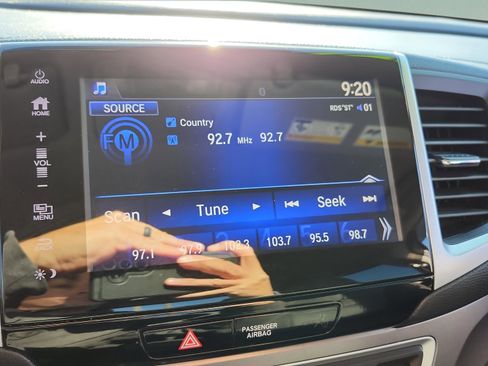 Used 2020 Honda Ridgeline Sport image 26