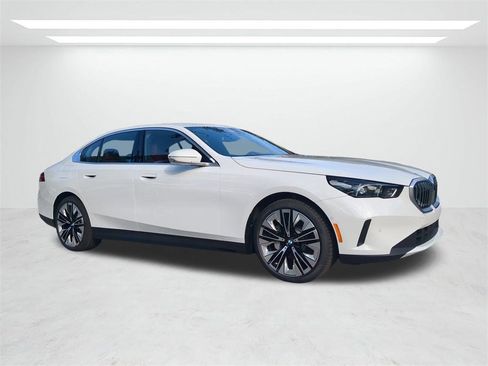 New 2026 BMW 530i 530i w/ Premium Package image 2