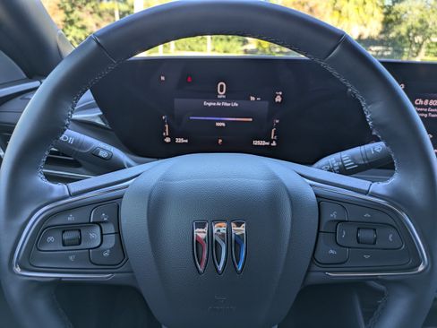 Used 2025 Buick Envista Preferred w/ Convenience I Package image 29