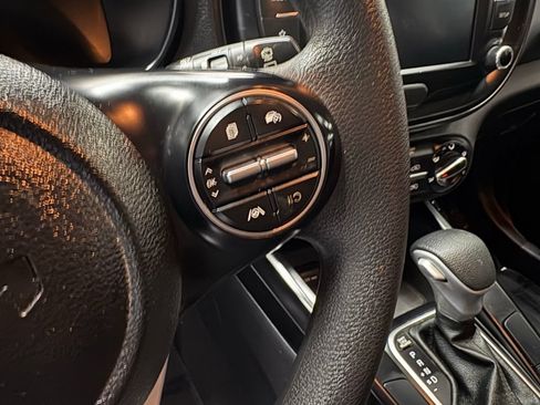 Used 2023 Kia Soul LX w/ LX Technology Package FWD image 21