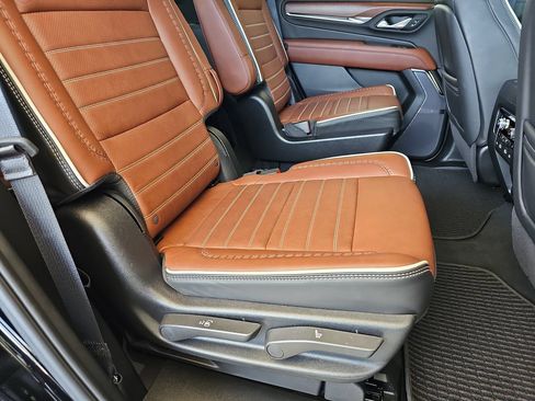 Used 2024 GMC Yukon Denali Ultimate AWD/4WD image 19