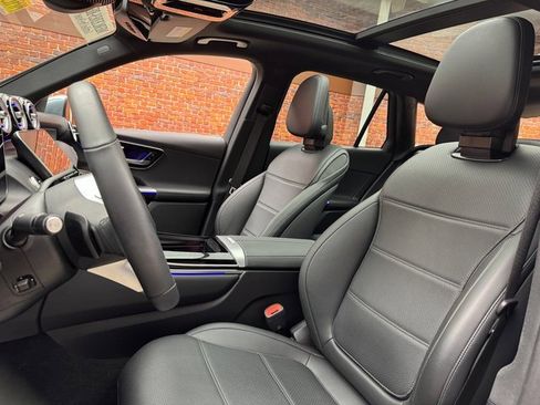 Certified 2025 Mercedes-Benz GLC 300 4MATIC image 21