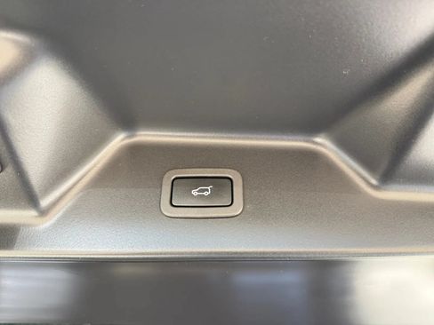 Used 2018 Land Rover Range Rover HSE AWD/4WD image 12