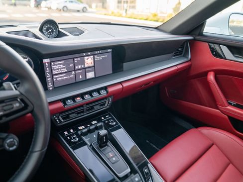 Certified 2021 Porsche 911 Carrera 4S image 16