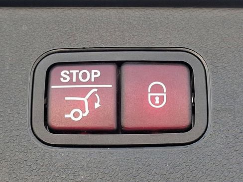 Used 2021 Mercedes-Benz GLC 300 4MATIC image 29