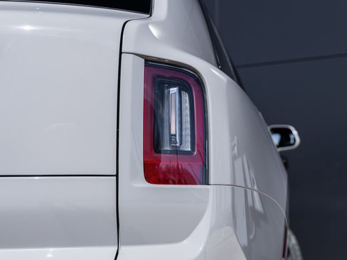 New 2026 Rolls-Royce Cullinan Black Badge image 23