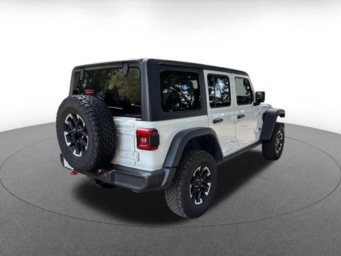 Used 2025 Jeep Wrangler Unlimited Rubicon AWD/4WD image 7