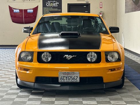 Used 2007 Ford Mustang GT Premium RWD image 9