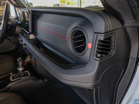 Used 2024 Jeep Gladiator Rubicon w/ Convenience Group image 34