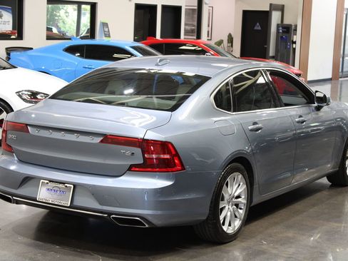 Used 2017 Volvo S90 T6 Momentum w/ Vision Package image 17