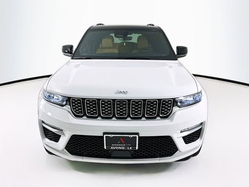 Used 2025 Jeep Grand Cherokee Summit image 2