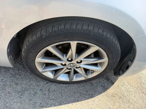 Used 2016 Toyota Prius V Five image 31