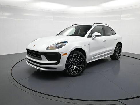 New 2026 Porsche Macan image 28
