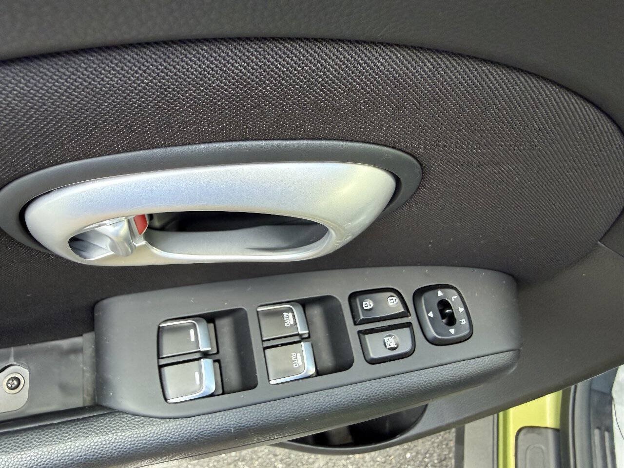 Used 2019 Kia Soul + FWD image 14