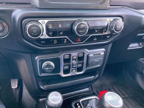 Used 2023 Jeep Gladiator Sport AWD/4WD image 24