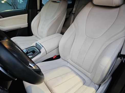 Used 2022 BMW X5 sDrive40i w/ Premium Package image 17